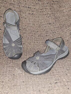 KEEN ROSE-Gray/Dark Gray-Sport Sandals-Size 37.5/7-Excellent